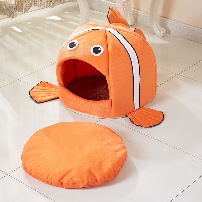 Unique fish design cat bed, a delightful pet cave for ultimate feline relaxation. Cozy and soft.
