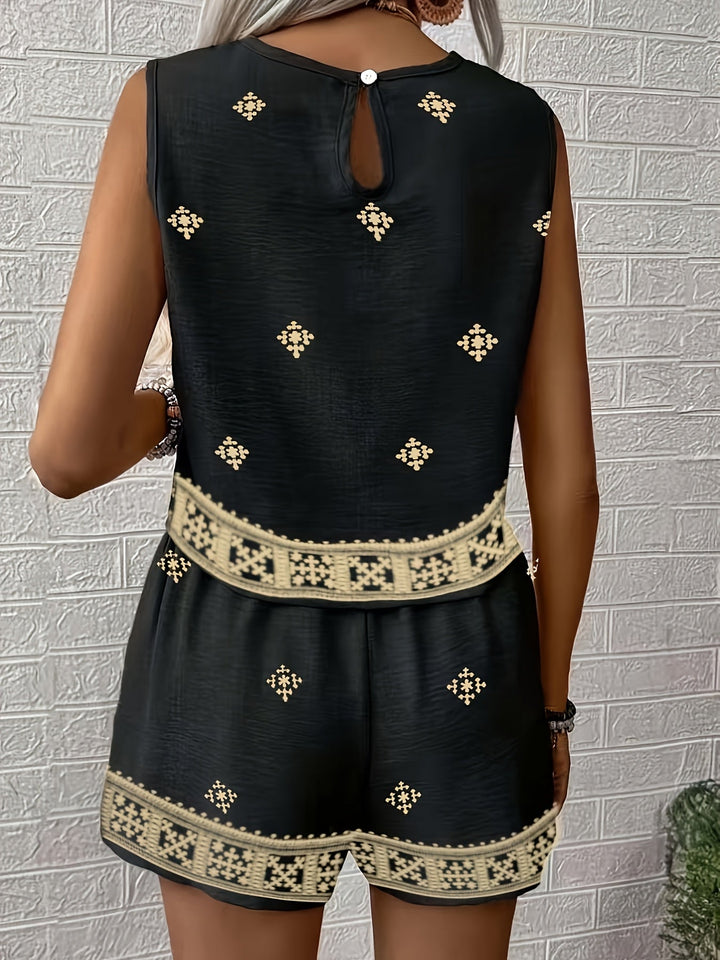 Light & breezy women's boho summer two-piece with geometric print top & comfy shorts.