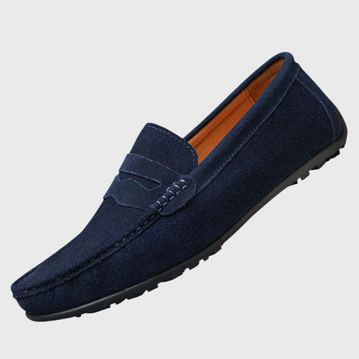 Versatile women's slip-on loafers, designed for ultimate comfort & a chic casual look.