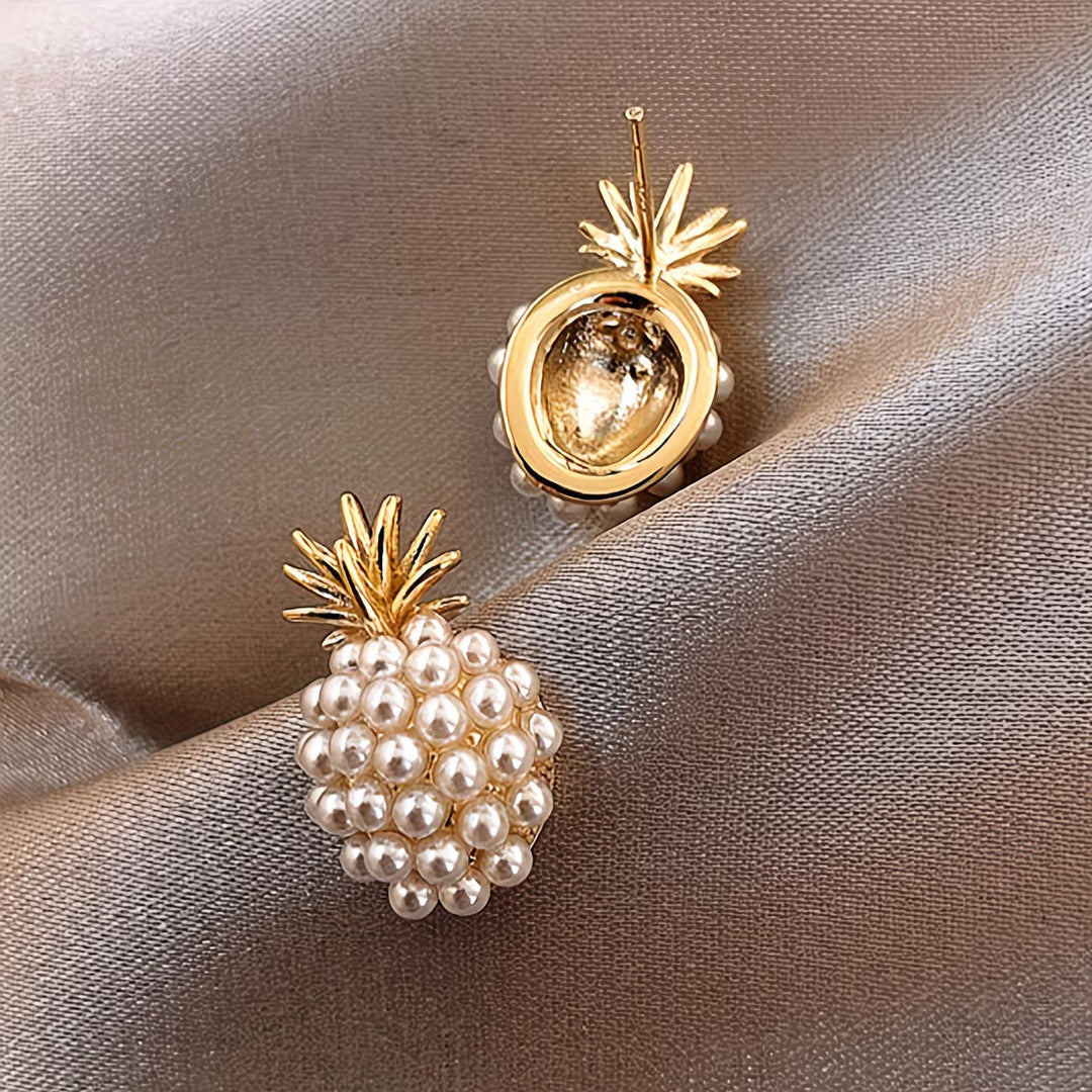 Chic women's pearl pineapple drop earrings, stylish fashion jewelry with a unique design, perfect for women.