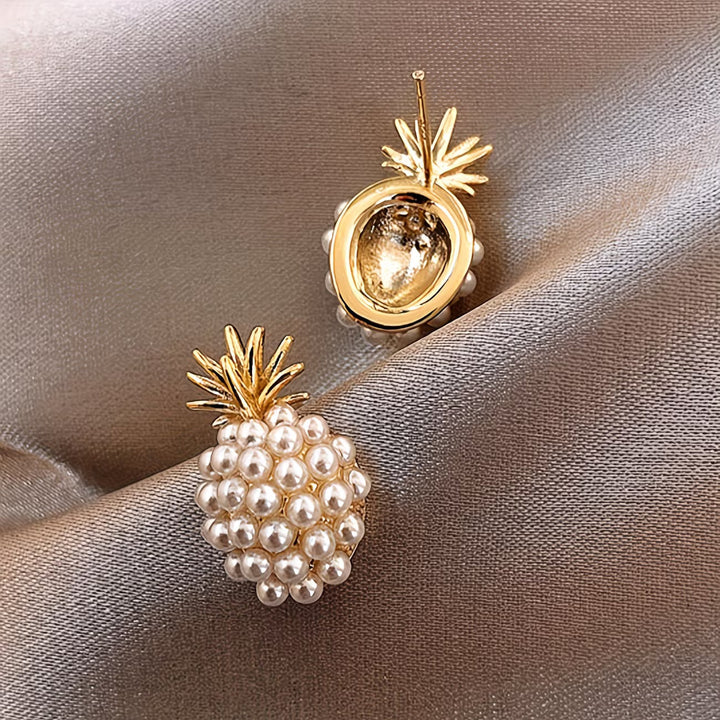 Chic women's pearl pineapple drop earrings, stylish fashion jewelry with a unique design, perfect for women.