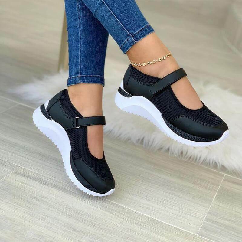 Lightweight Breathable All-Season Trainers