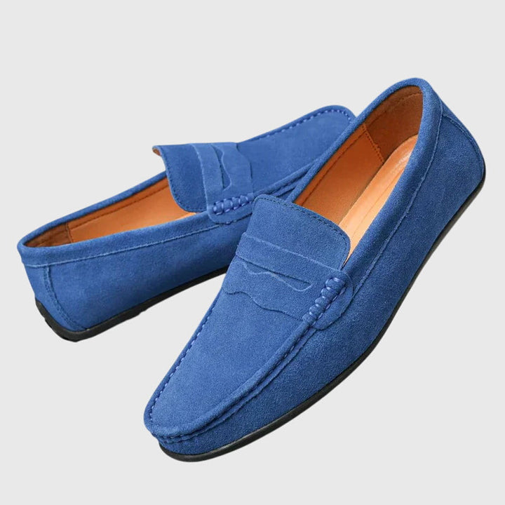 Elegant women's orthopedic loafers with subtle stitching, combining style & comfort for everyday.