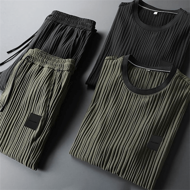 Men's Textured Tracksuit Set - Relaxed Fit