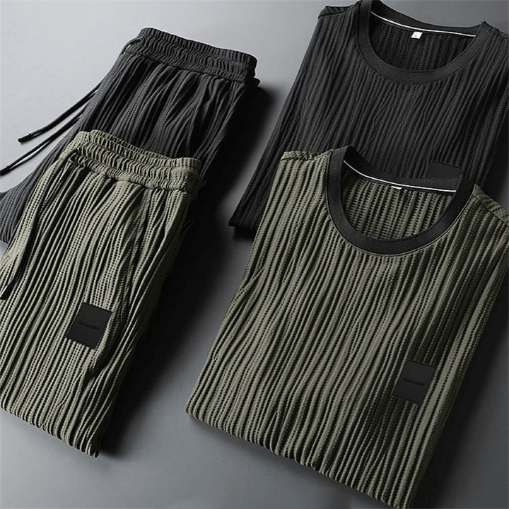 Men's Textured Tracksuit Set - Relaxed Fit