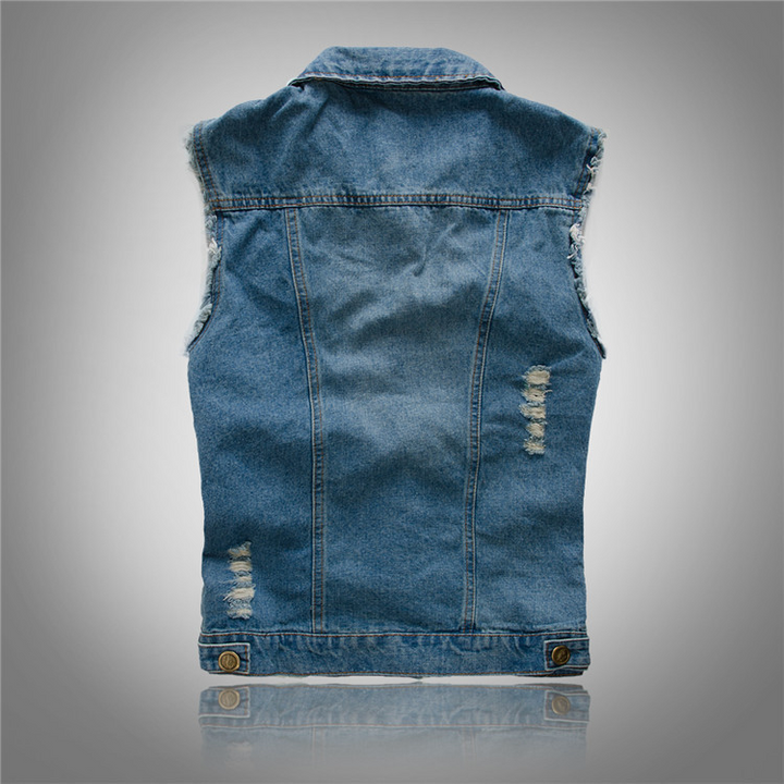 Fashionable men's light blue vest, a versatile layering piece for streetwear style.