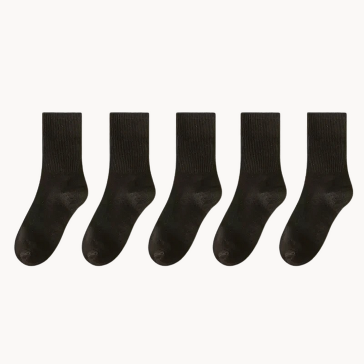 Thickly cushioned unisex socks, featuring arch support for superior comfort & protection.