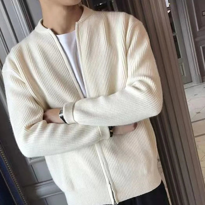 Men's stylish zipper cardigan, warm & cozy outerwear. Modern loose-fit sweater for casual, all-season fashion.