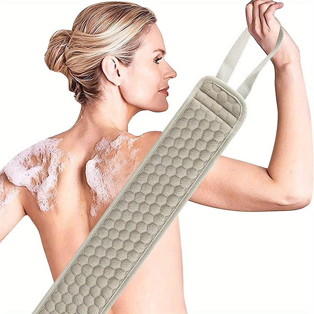 Elevate self-care with this gentle, deep cleansing back scrubber for luxurious shower & bath exfoliation.