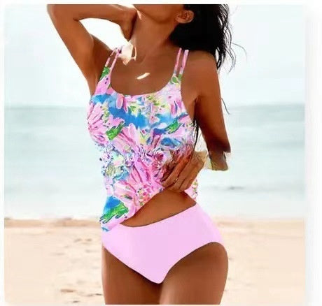 Elegant printed tankini for women, combining summer comfort with a fashionable beachwear aesthetic.