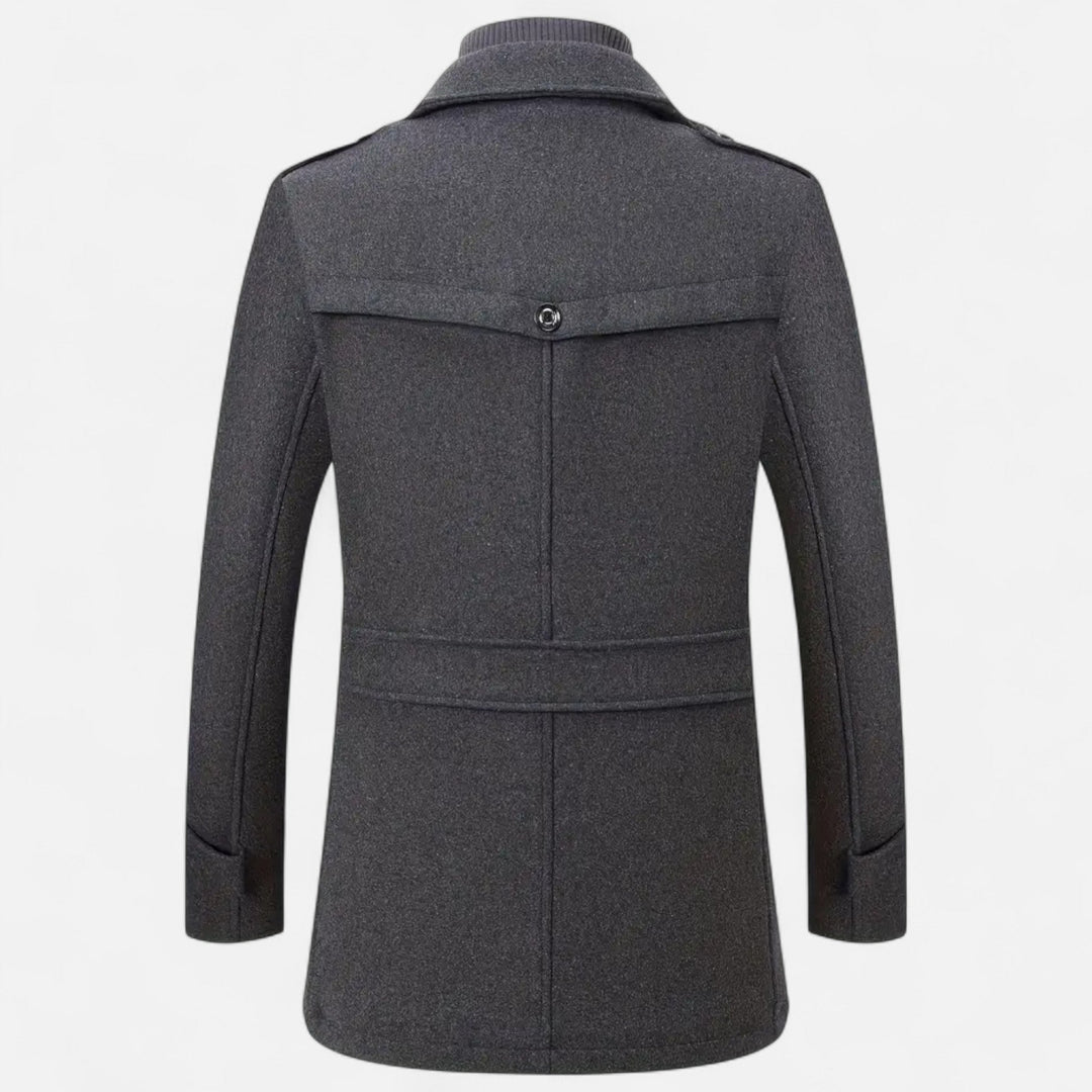 Refined men's slim-fit coat, tailored for an elegant look, suitable as a business or smart casual winter coat.