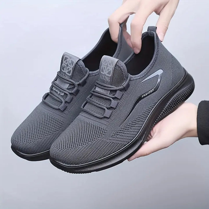Men's lightweight lace-up casual sneakers, ideal for daily comfort, walking & modern style. Perfect for any outfit.