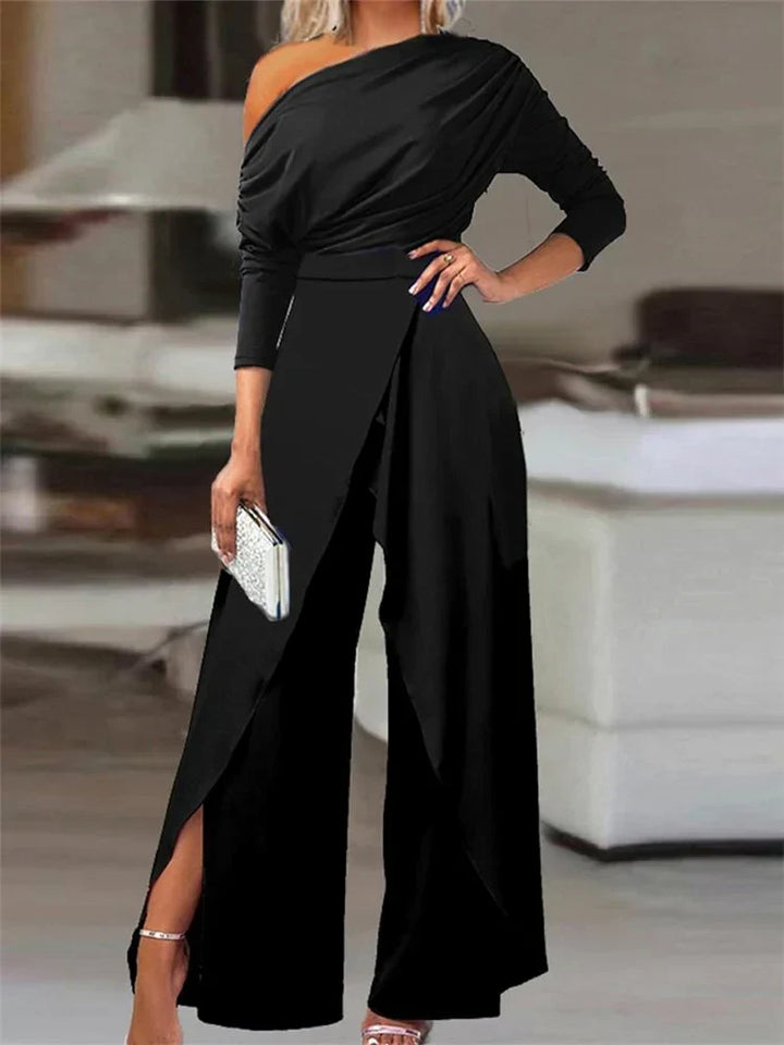 Chic women's spring jumpsuit. An elegant and comfortable outfit, ideal for casual or dressy wear.