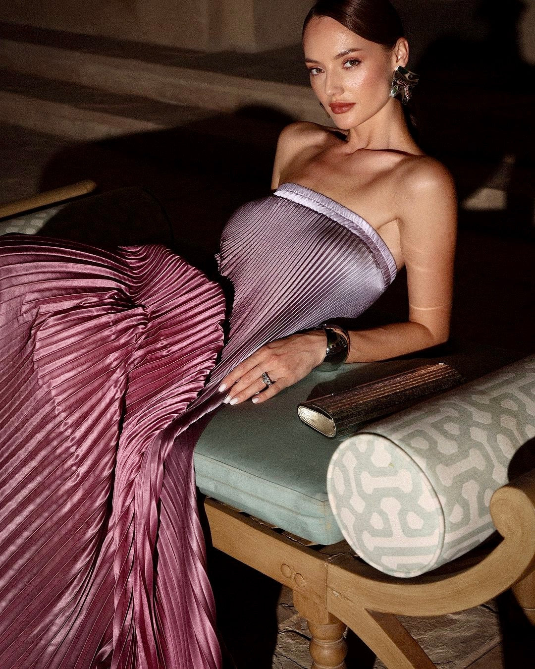 Chic pink women's maxi dress, a versatile wardrobe essential for all occasions. Elegant and comfortable.