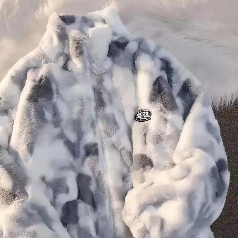 Stylish tie-dye jacket for women, offering casual comfort. Unique patterned outerwear, perfect for trendy autumn fashion.