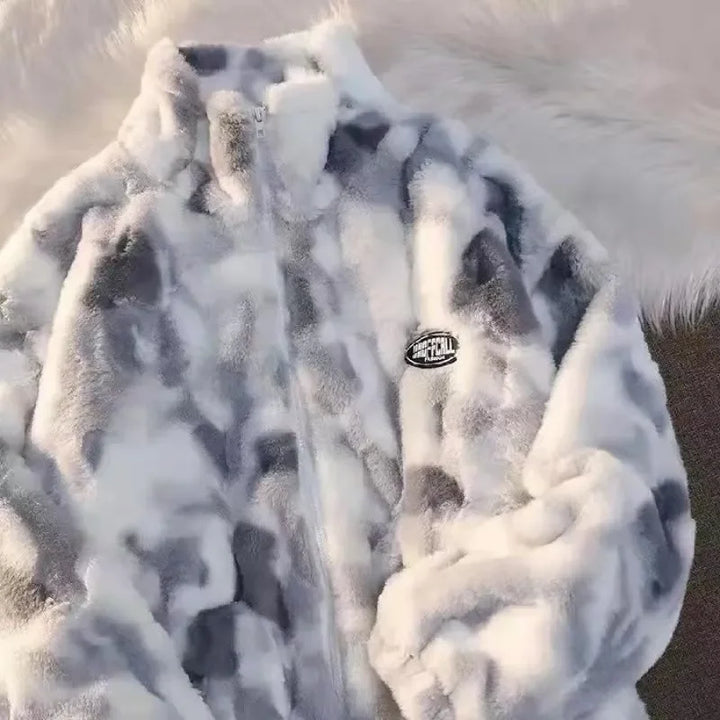 Stylish tie-dye jacket for women, offering casual comfort. Unique patterned outerwear, perfect for trendy autumn fashion.