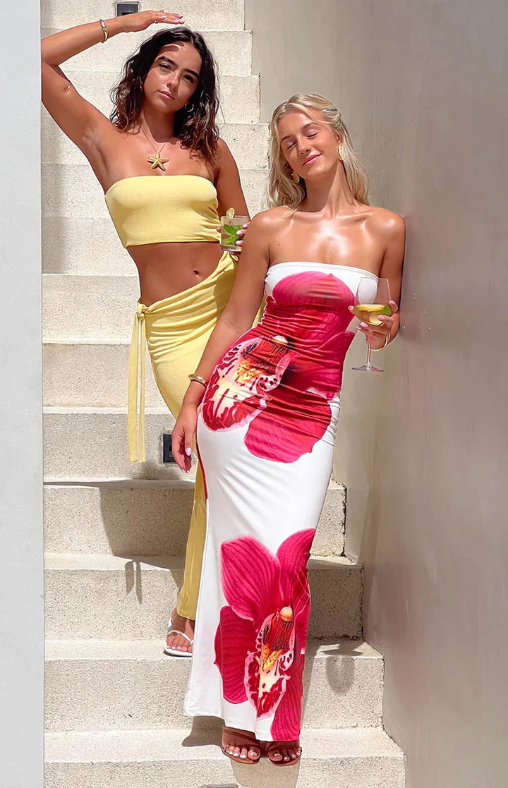 Stylish women's floral print maxi dress, elegant for spring fashion & special occasions.