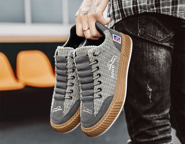 Comfortable men's lace-up low top sneakers. Quilted design with a non-slip platform sole for everyday.