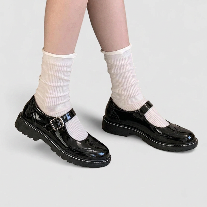 Classic women's brogue Mary Jane flat shoes, orthopaedic design for all-day comfort, ideal for work or daily wear.