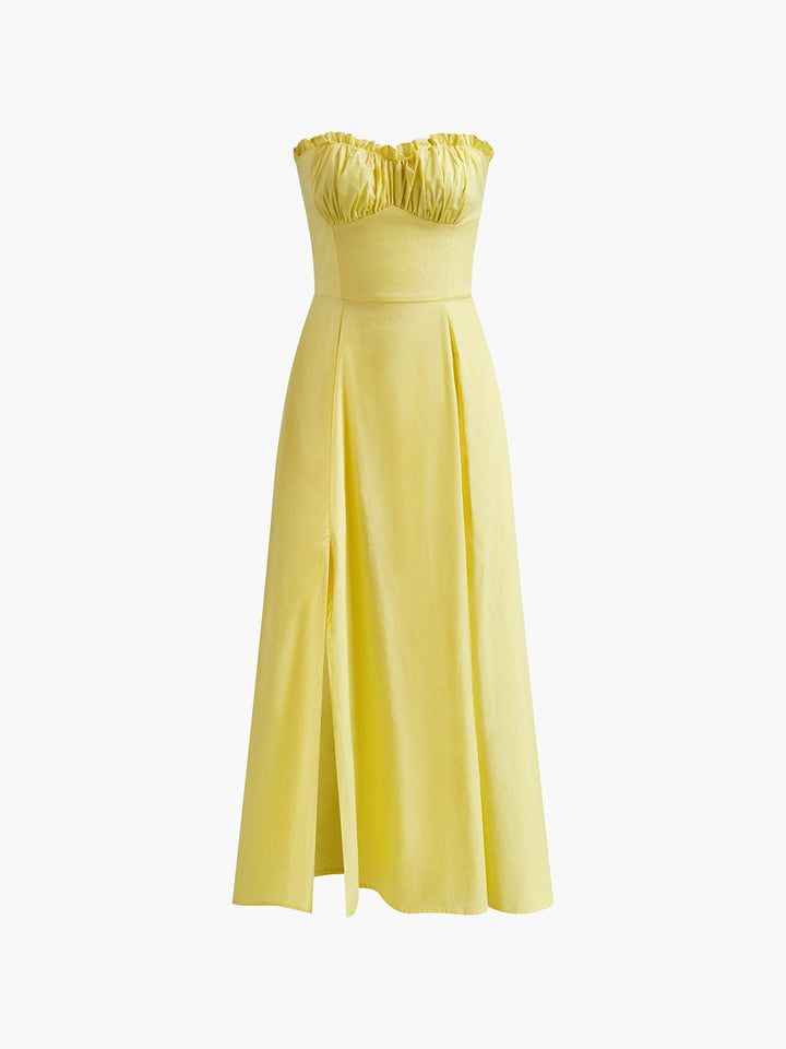 Elegant women's flowing maxi dress, featuring a sweetheart neckline, ideal for spring fashion and vacation.