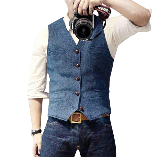 Men's Timeless Gilet, a stylish & versatile sleeveless jacket for year-round comfort & sophisticated layering.