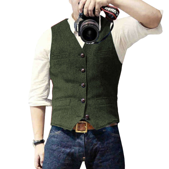 Stylish men's waistcoat, ideal for layering. This elegant gilet adds a sophisticated touch to any ensemble.