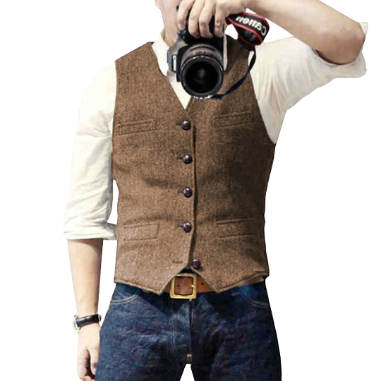 Modern men's gilet, featuring a comfortable fit & sleek design. A versatile waistcoat for stylish layering.