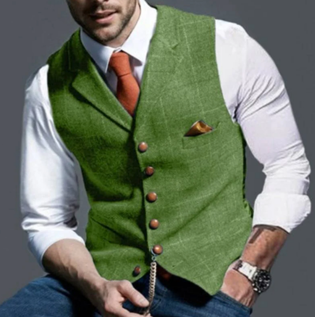 Elegant men's slim fit vest, perfect formalwear for wedding outfits or sophisticated business attire.