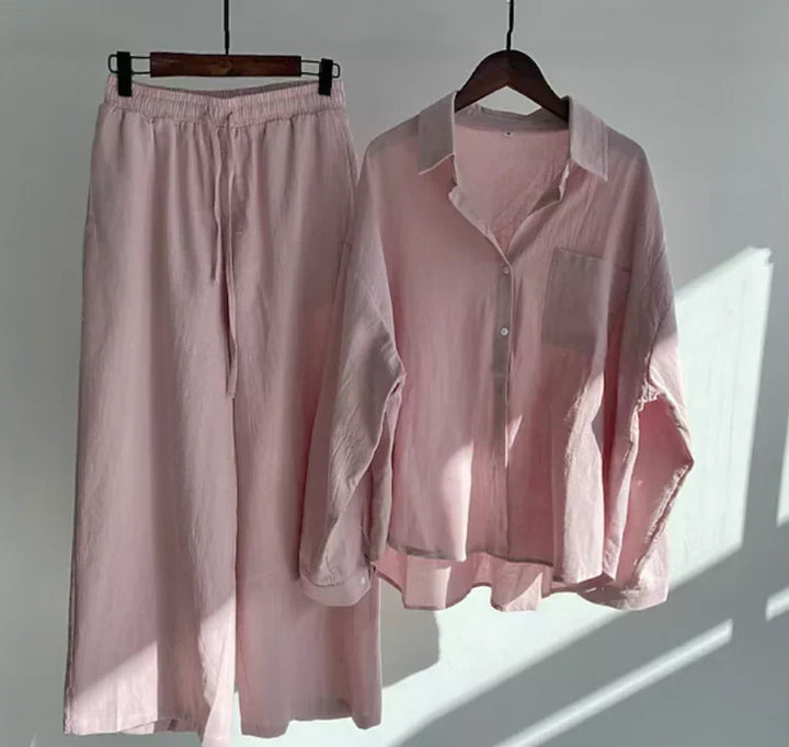 Modern women's casual two-piece summer set, offering both comfort and elegant style for any summer day.
