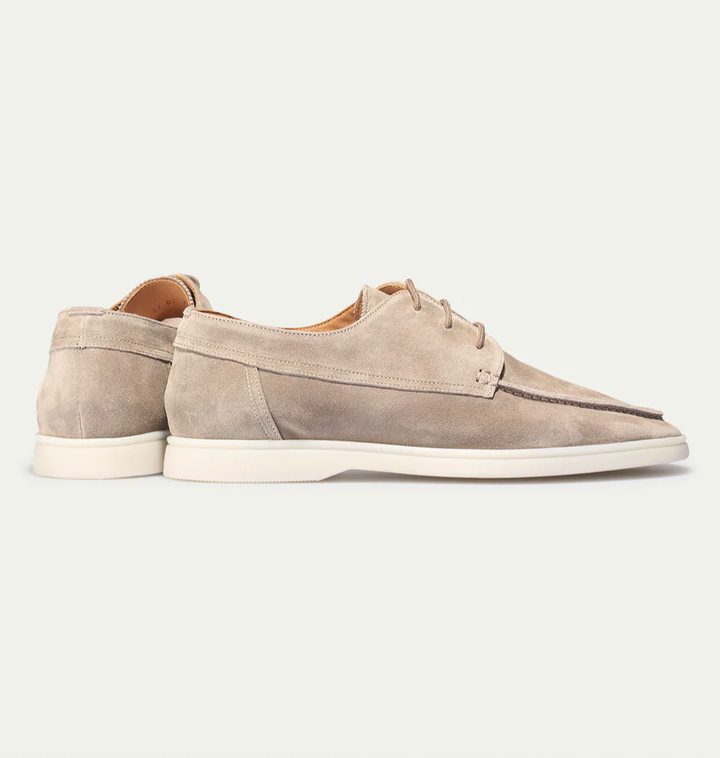 Men's casual boat shoes style loafers, lightweight for comfortable everyday footwear.