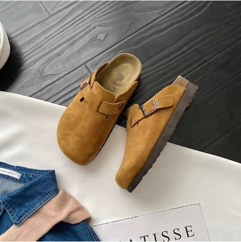 Men's comfort slip-on sandal clogs with closed-toe design, perfect for casual everyday wear and garden tasks.