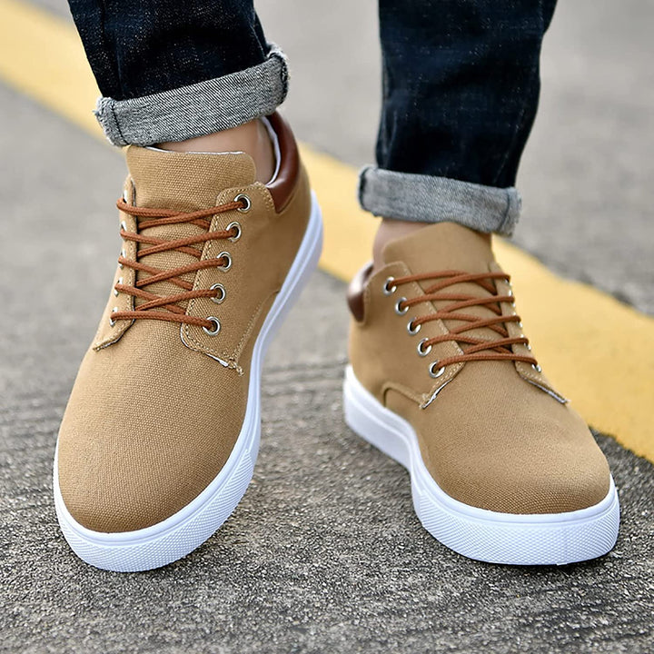 Men's lace-up low-top sneakers, combining style and cushioned comfort for active lifestyles.