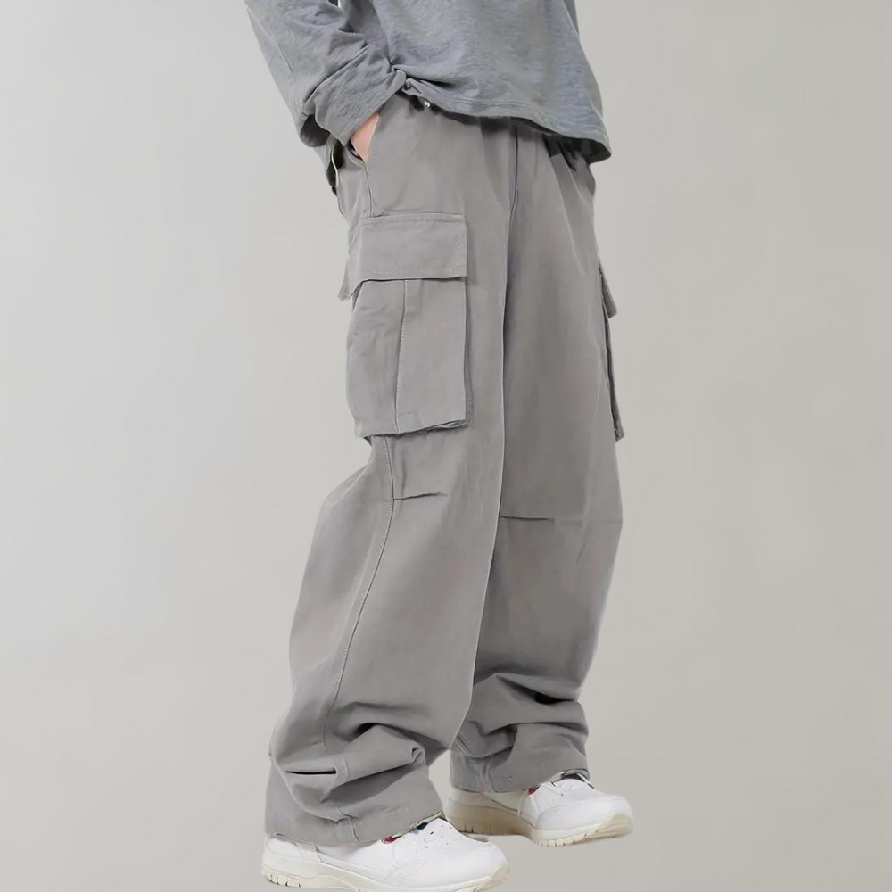 Versatile men's straight leg cargo pants. Stylish loose fit for everyday casual outfits.