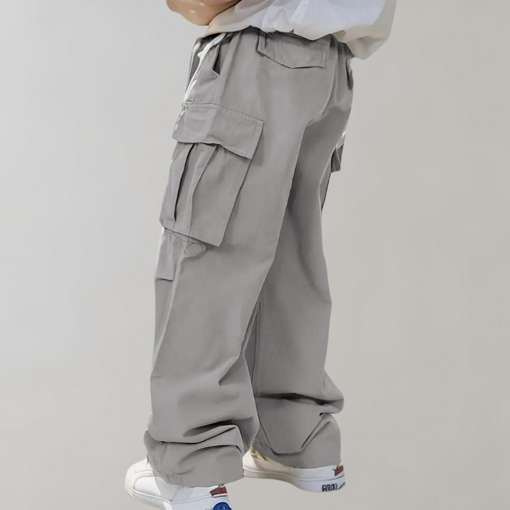 Everyday men's comfortable cargo pants. Versatile straight leg design for casual occasions.