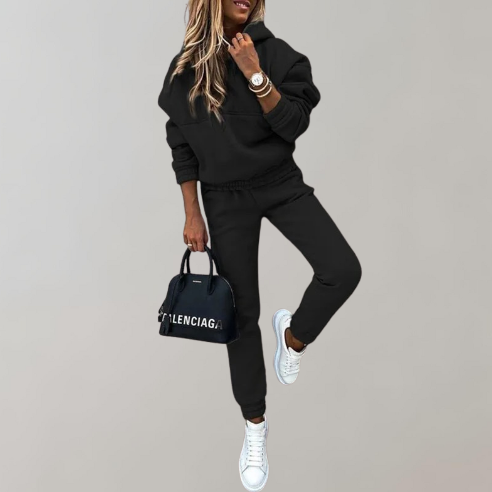 Women's retro hooded tracksuit set for training or casual wear, featuring a comfortable two-piece design.