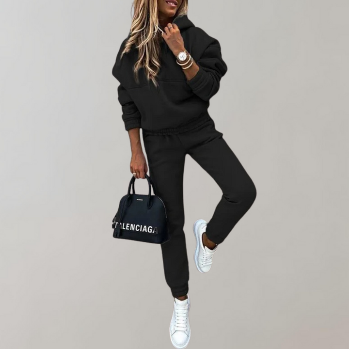 Women's retro hooded tracksuit set for training or casual wear, featuring a comfortable two-piece design.