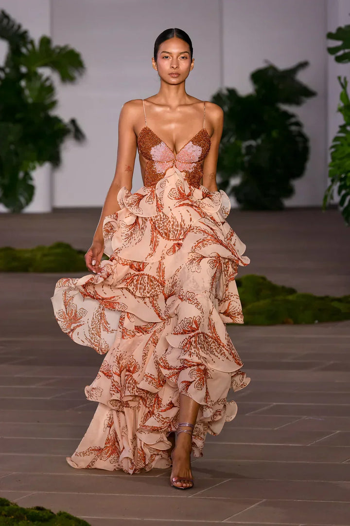 Feminine women's ethereal ruffle dress, ideal for summer. Flowy, lightweight, elegant bohemian style for vacation.