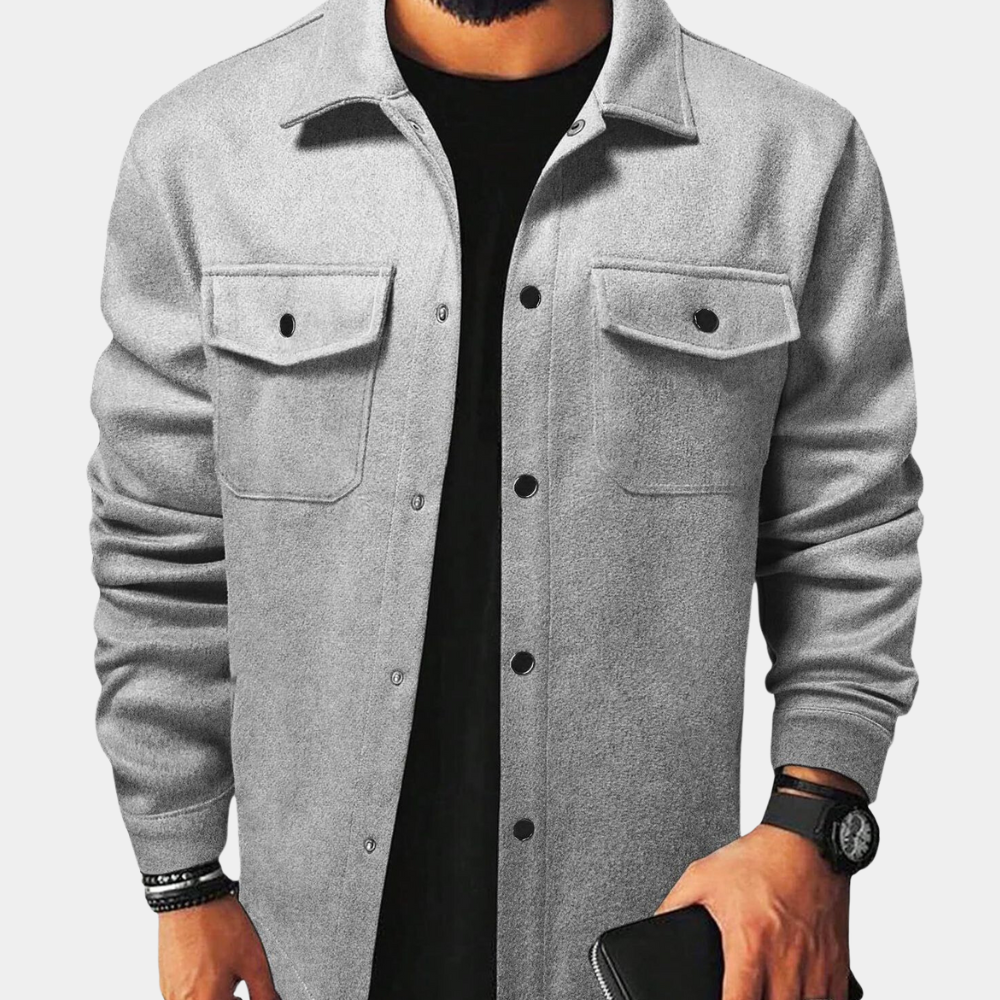 Men's versatile button-down jacket, ideal for fall fashion. Smart-casual outerwear for stylish everyday wear.