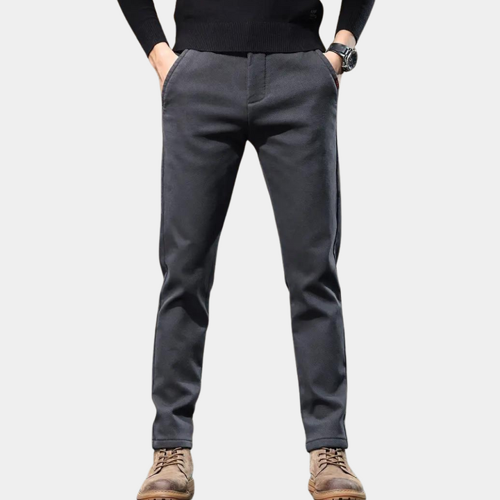 Stylish men's tapered trousers with slim fit and stretch fabric for all-day comfort and versatile everyday wear.