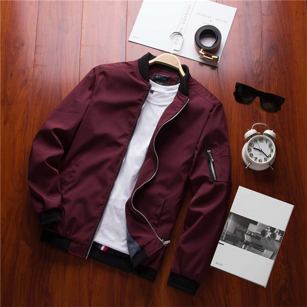 Modern men's casual jacket, sleek design for versatile everyday wear.