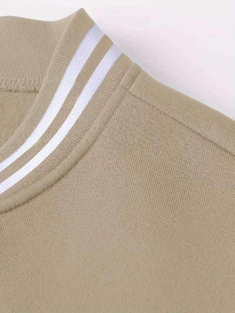 Men's sporty color block baseball jacket. Zip-up lightweight outerwear, an essential for casual autumn style.