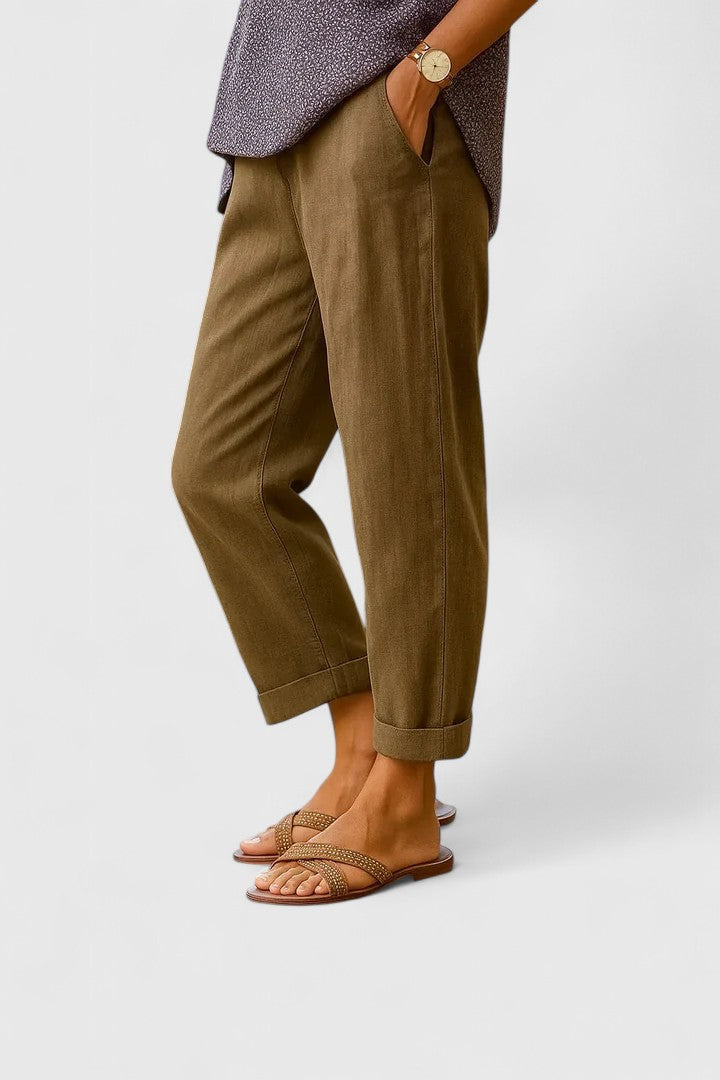 Breezy women's summer trousers, flowy fabric, relaxed fit, ideal for warm weather comfort.