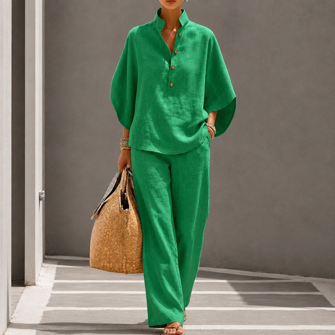 Women's casual elegant two-piece set featuring comfortable wide-leg trousers for a sophisticated, relaxed look.