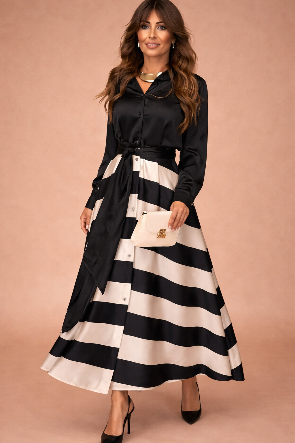 Beautiful women's maxi dress with an elegant bow, combining comfort with high fashion for versatile wear.