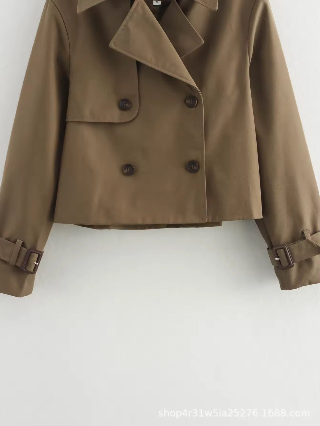 Women's chic cropped trench coat, perfect for stylish spring & fall outerwear. Versatile classic jacket.