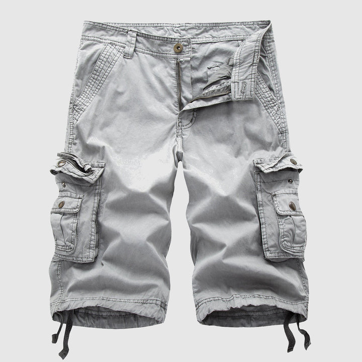 Everyday men's knee-length cargo shorts, durable construction with practical multi-pockets.