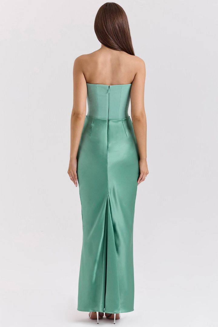 Women's elegant strapless dress, floor-length, perfect for formal parties and events.