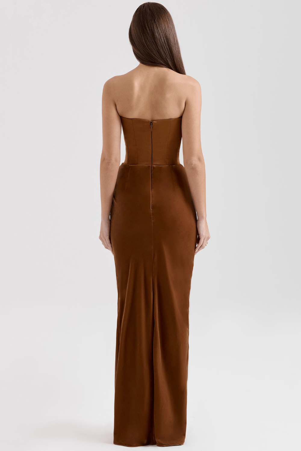 Formal strapless maxi gown, a chic and glamorous option for women's events.