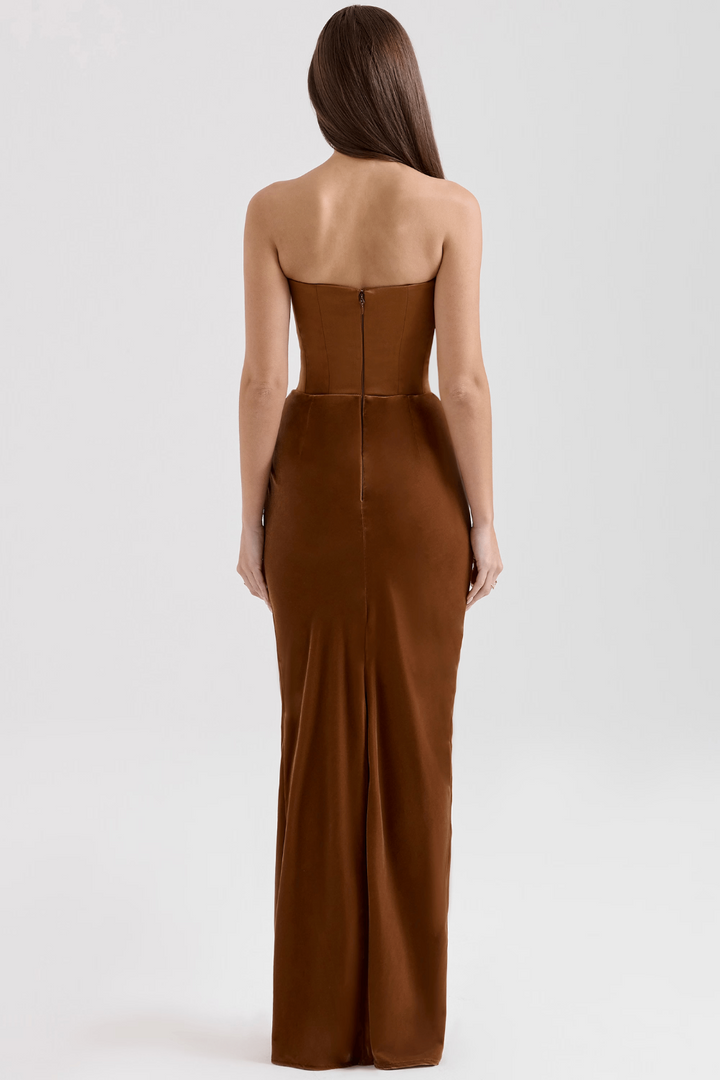 Formal strapless maxi gown, a chic and glamorous option for women's events.