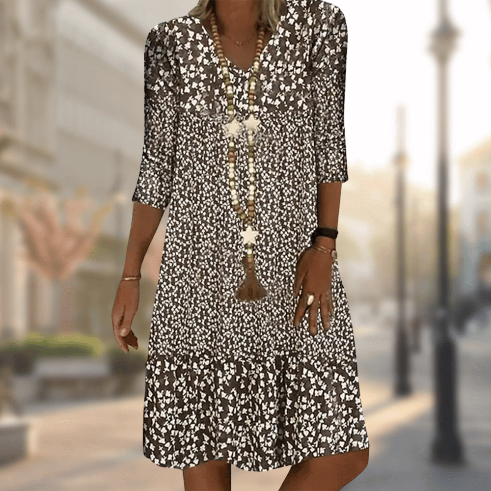 Comfortable women's printed maxi dress, stylish for workwear, evening wear, or casual everyday fashion.